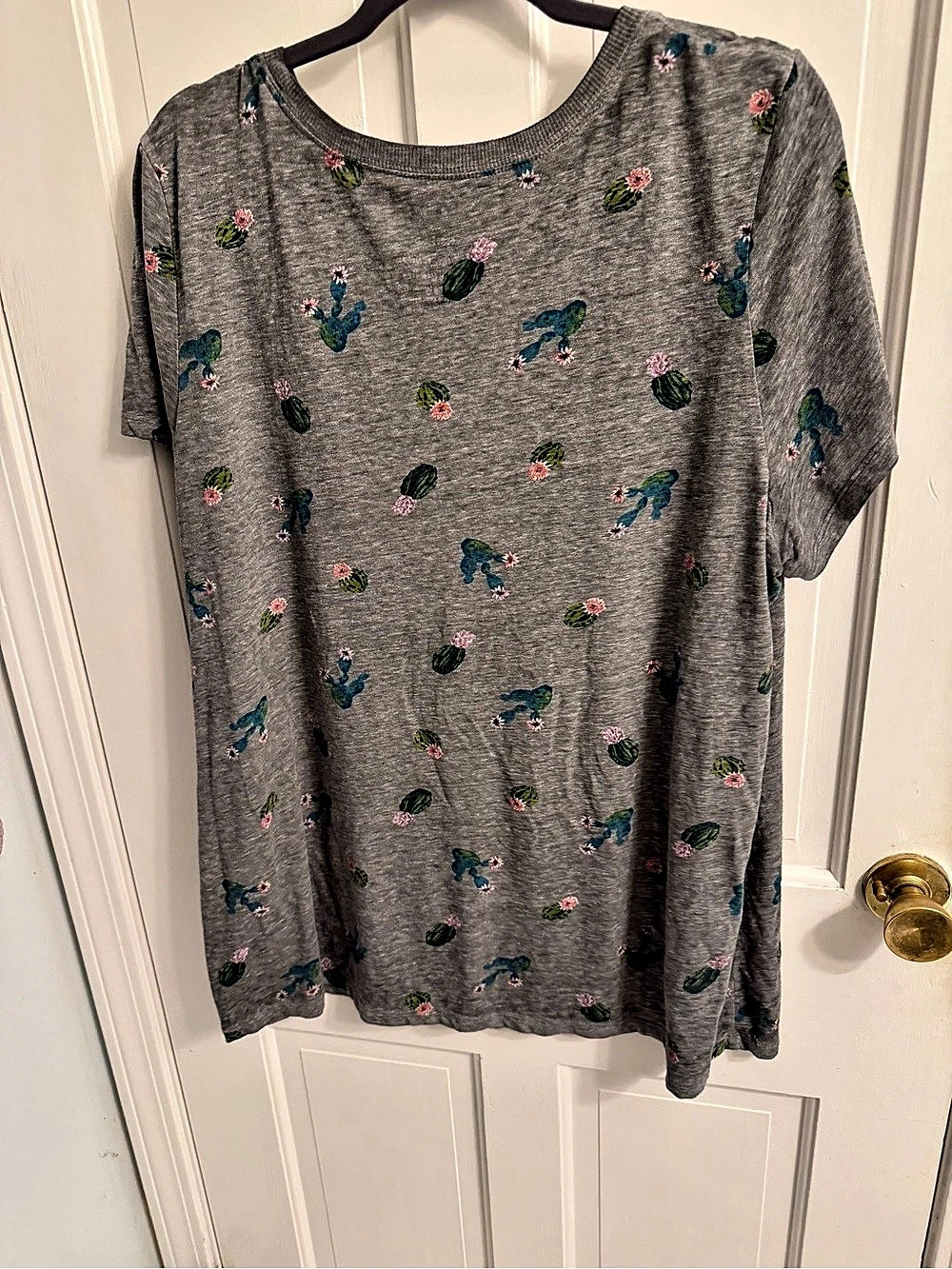 Torrid Cactus and Floral Short Sleeve Tee in Gray